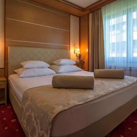 Hotel Cezar Banja Luka Bagian luar foto