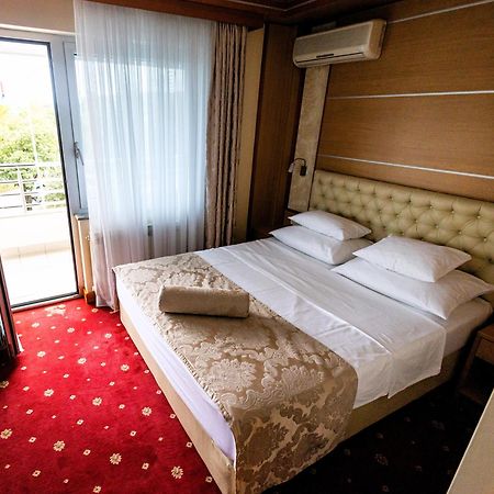 Hotel Cezar Banja Luka Bagian luar foto