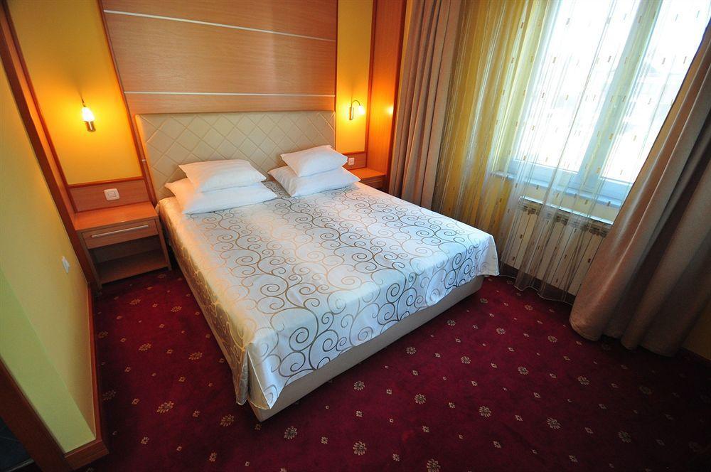Hotel Cezar Banja Luka Bagian luar foto