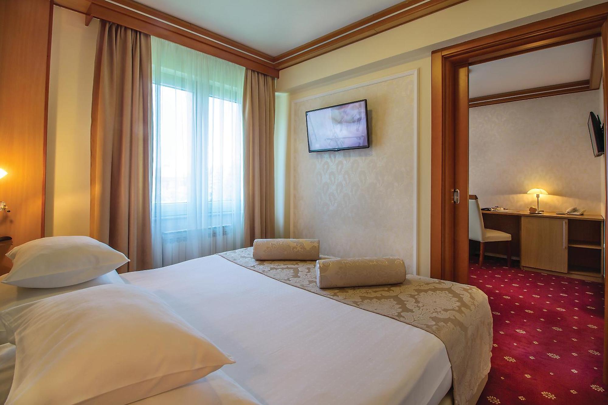 Hotel Cezar Banja Luka Bagian luar foto