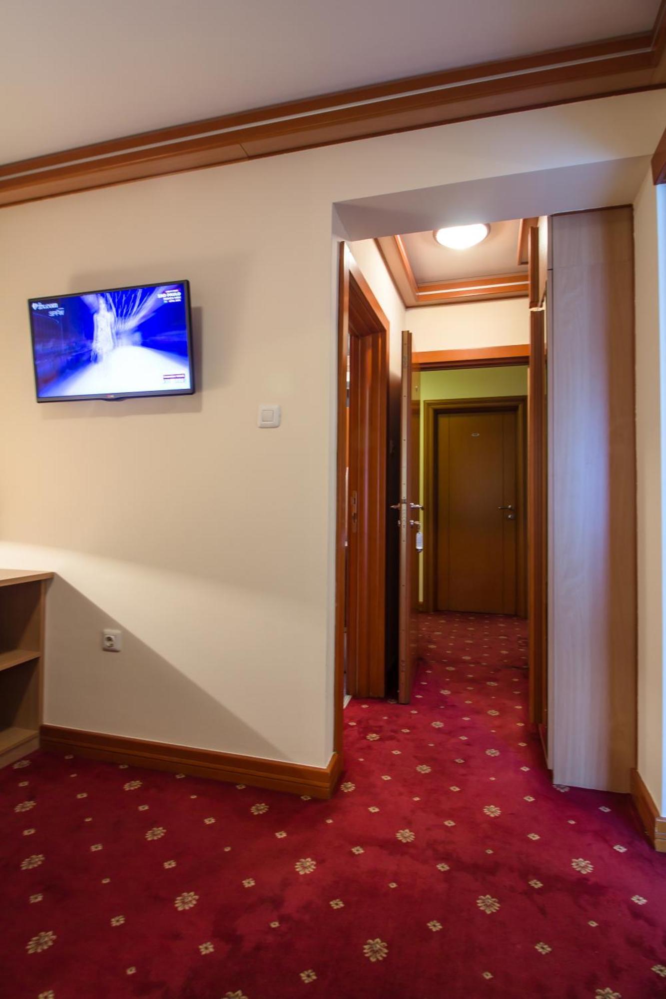 Hotel Cezar Banja Luka Bagian luar foto